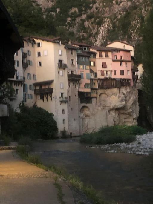 Confortable Au Pied Du Vercors Pont-en-Royans Eksteriør billede